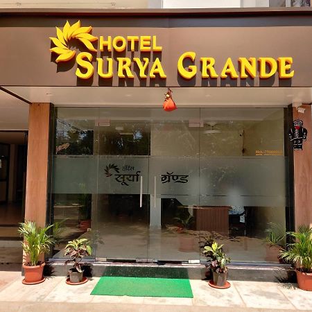 Hotel Surya Grande Kudal  エクステリア 写真