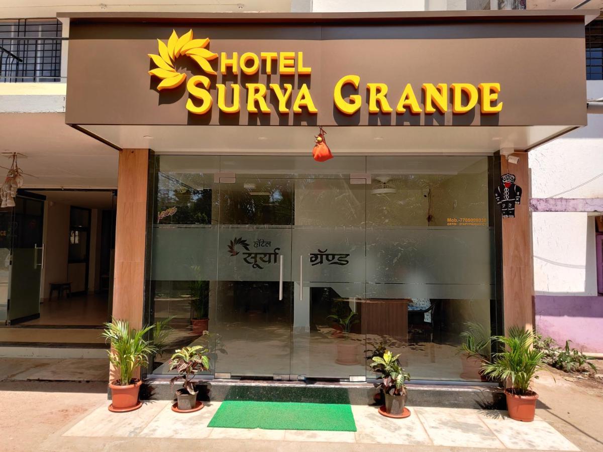 Hotel Surya Grande Kudal  エクステリア 写真